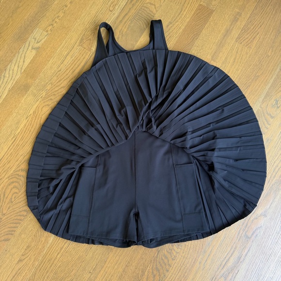 Wilson Sportif Tennis Dress Black sz Small Lined Pleated Skirt Open Back - Picture 8 of 16